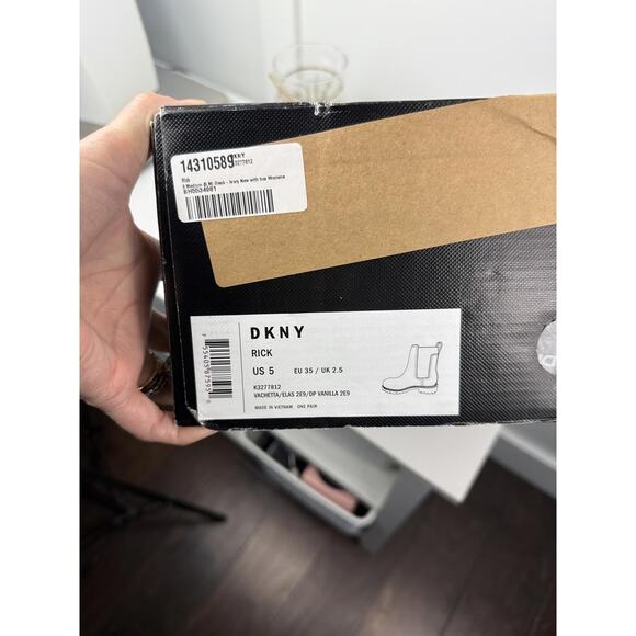 Cute New DNKY Womens Boots Size 5 - Picture 8 of 8